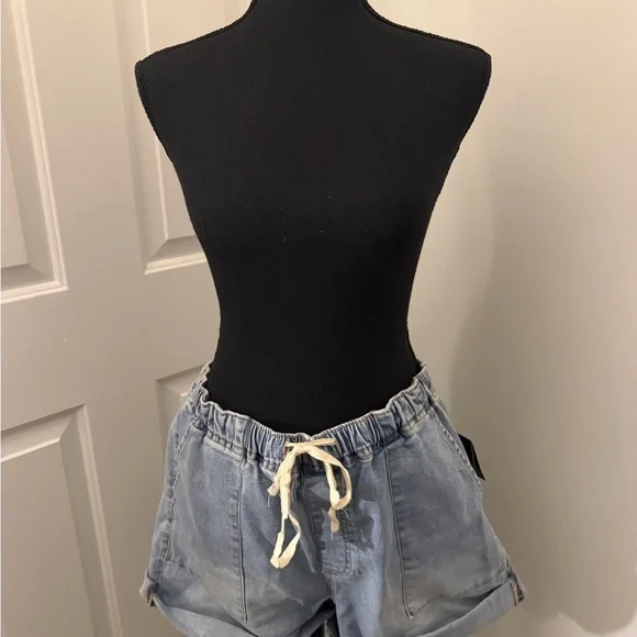 Casual Light Blue Women's Jean Shorts - Picture 1 of 5